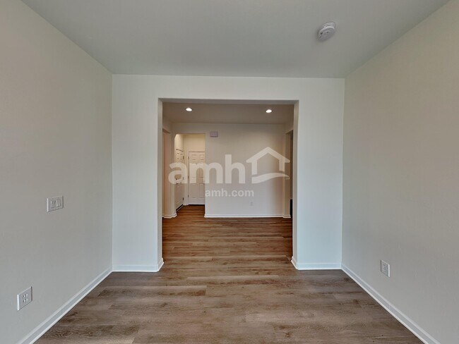 Foto del edificio - 10824 N Avenida Vallejo