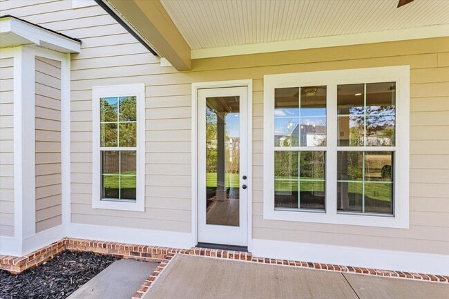 Foto del edificio - 565 River Oaks Ln