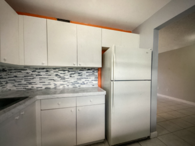 Foto del edificio - 1725 W 60th St