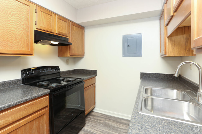 1HAB, 1BA - 735 ft² - Cocina - Hurstbourne Crossings Apartments