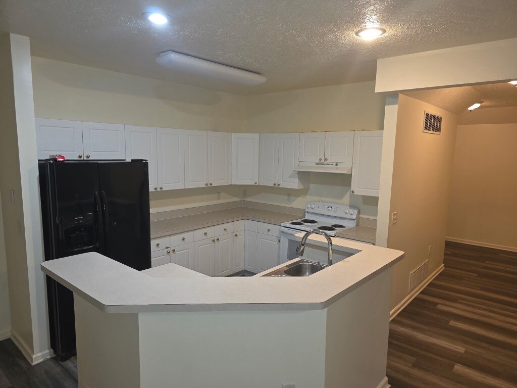 Foto principal - 1945 Fortstone Ln