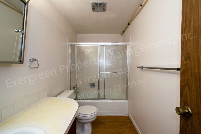 Foto del edificio - 2949 State Farm Rd