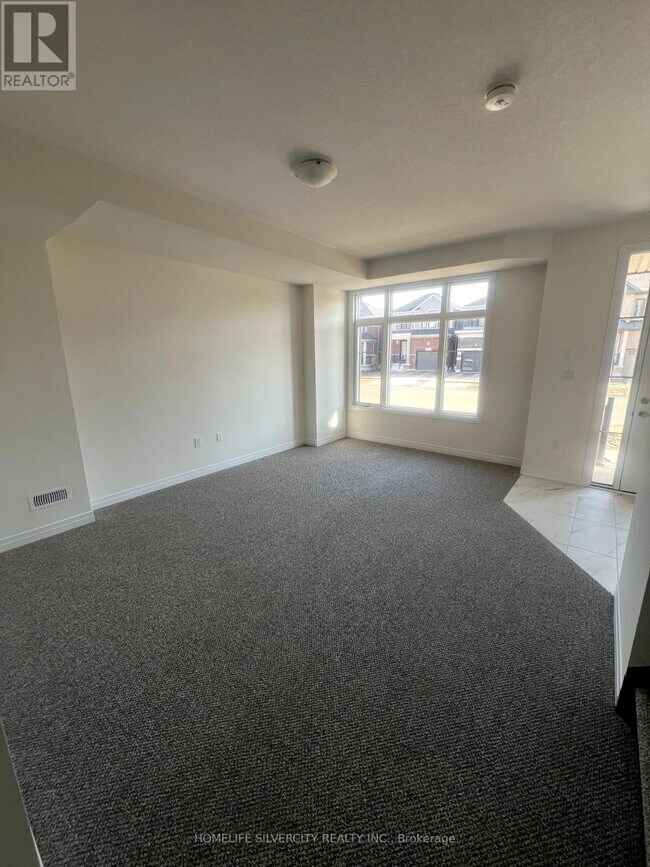 Photo du bâtiment - 400 Newman Dr