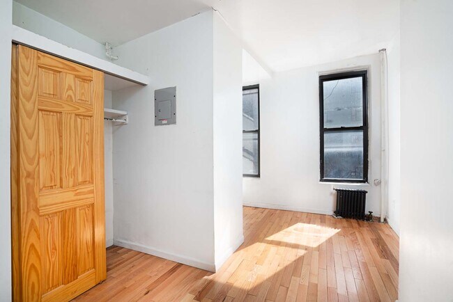 Building Photo - 432 E 120th St