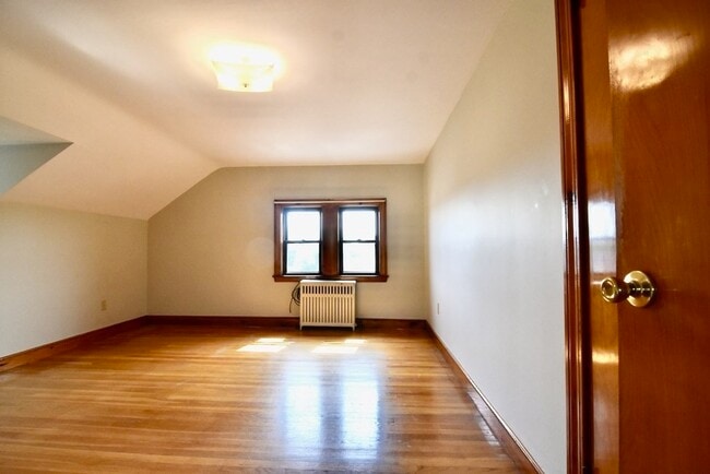 Building Photo - 20 Hollis Ave