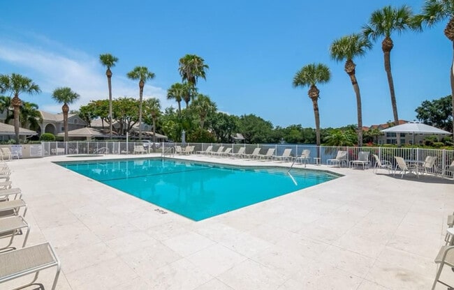 Community Pool - 6290 Bellerive Ave