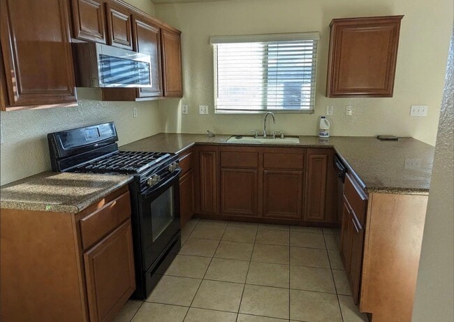 Building Photo - 18778 Dogwood Ct