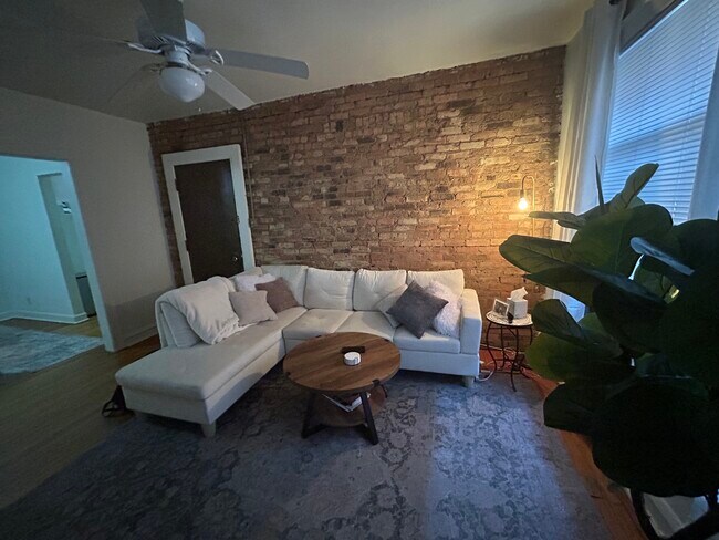 Foto del edificio - 915 W George St