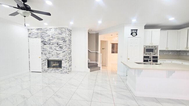 Building Photo - Pool House - Temeku Hills Community- Master Retreat and additional Master Bedroom