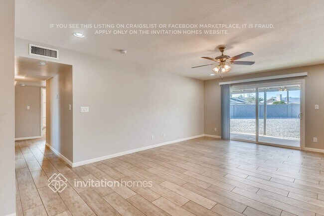 Building Photo - 1213 E El Parque Dr