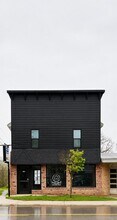 Building Photo - 123 S Michigan St