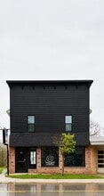 Building Photo - 123 S Michigan St
