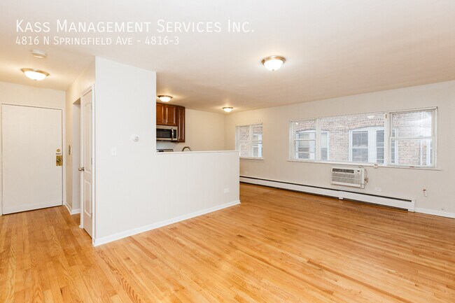 Foto del edificio - 4816 N Springfield Ave