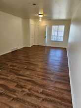 Building Photo - 1872 N Main St