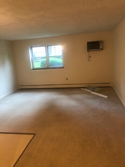 Room - 163 Lexington St