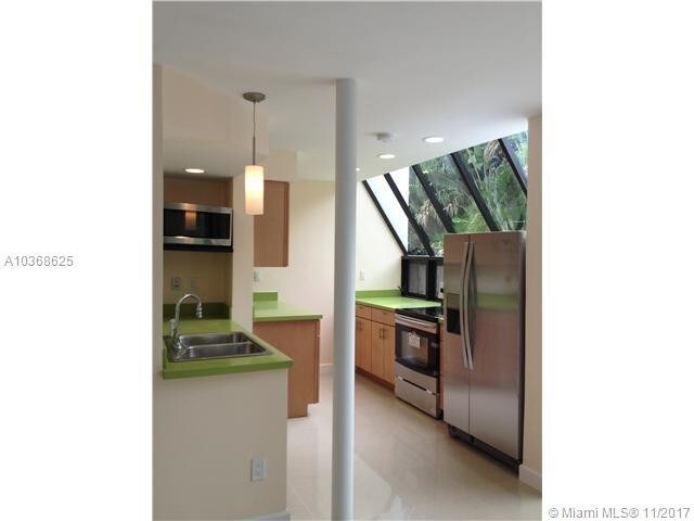 Building Photo - 12033 SW 82nd Ave