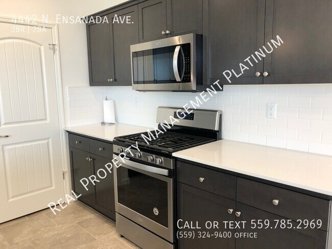 Foto del edificio - $2,050 West Fresno- Shaw & Hayes 3 Bed Hom...