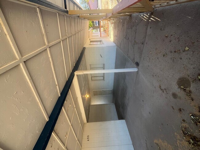 Foto del edificio - 499 S 2nd St