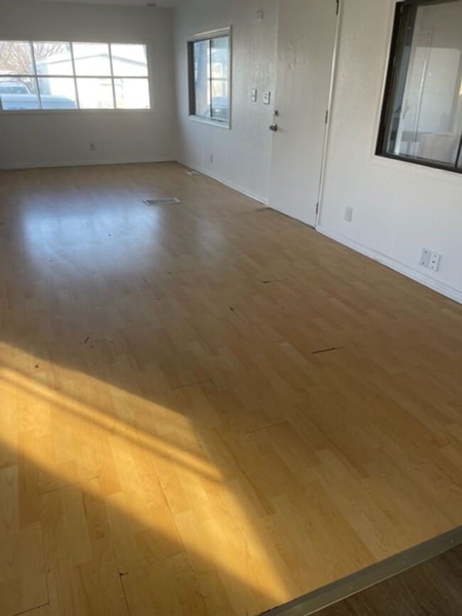 Foto del edificio - Welcome to the 3 Bedroom Mobile Home in Thornton! Located in the vibrant city of Denver, CO