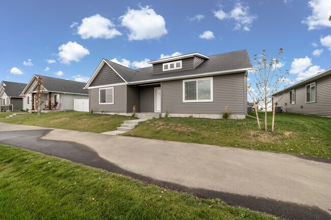 Building Photo - 11557 Railway Ave