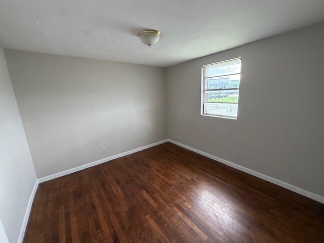 Photo - 6001 California Avenue - B Apartment