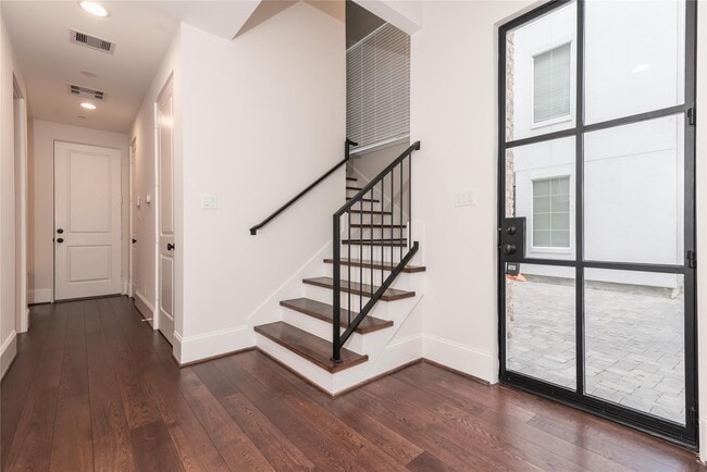 Foto del edificio - 3821 N Braeswood Blvd