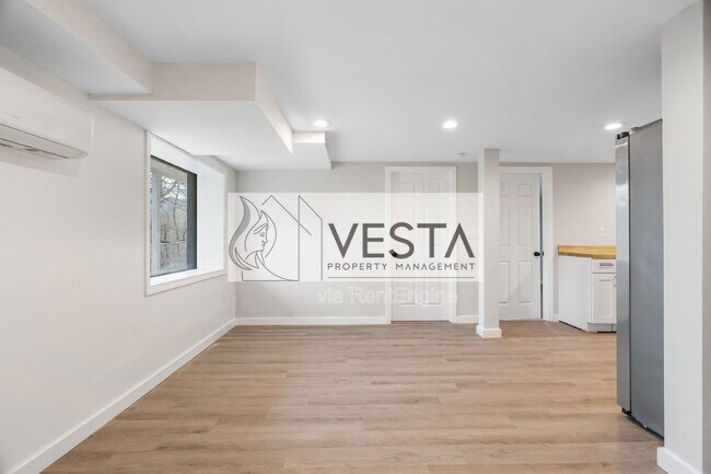 Foto del edificio - 2383 Dutch Cove Rd