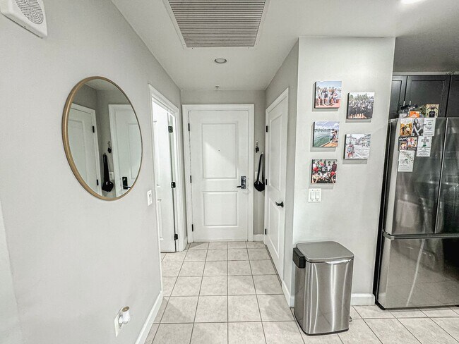 Foto del edificio - Luxurious 1 Bed 1 Bath Condo With Private ...