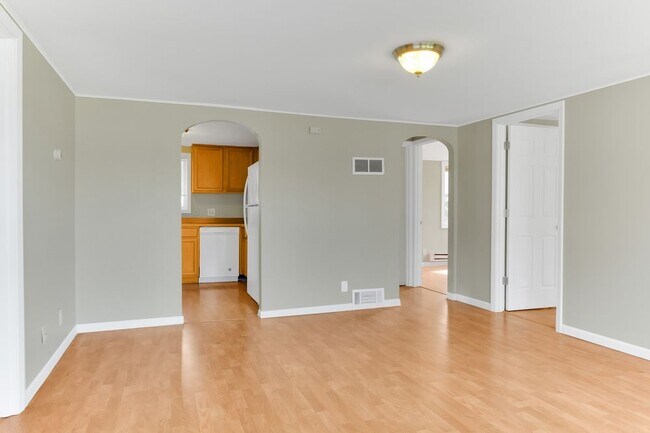 Building Photo - Newly Remodeled 3 Bedroom 1 Bath Home