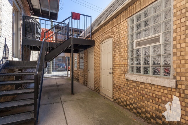 Foto del edificio - 5331 S Cornell Ave