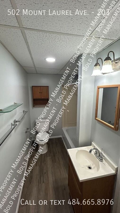 Foto del edificio - 502 Mount Laurel Rd