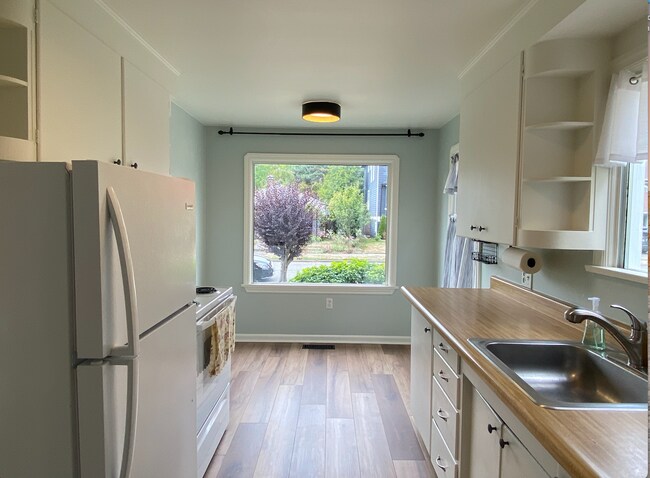 Building Photo - Laurelhurst Home