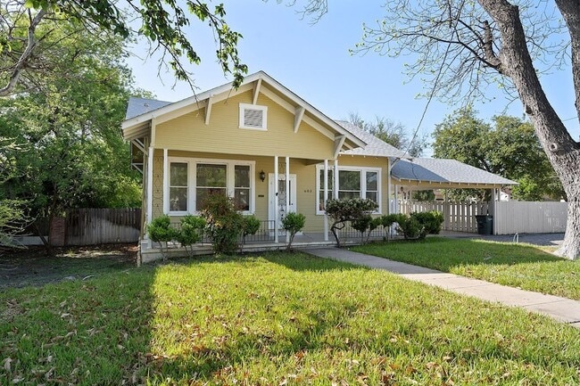 Building Photo - 603 E Losoya St