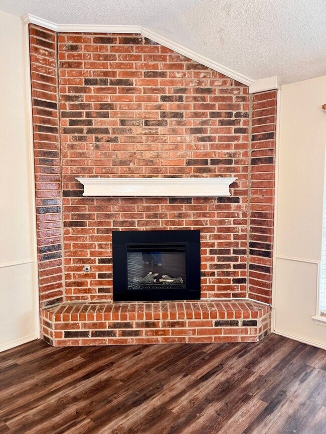 Foto del edificio - 3 bed 2 bath ready for move in!