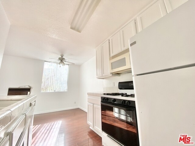 Foto del edificio - 3650 Jasmine Ave