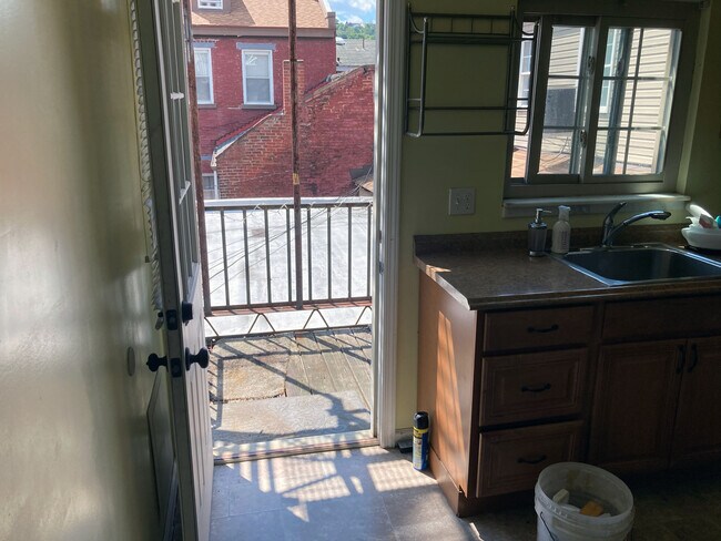 Foto del edificio - 2508 E Carson St