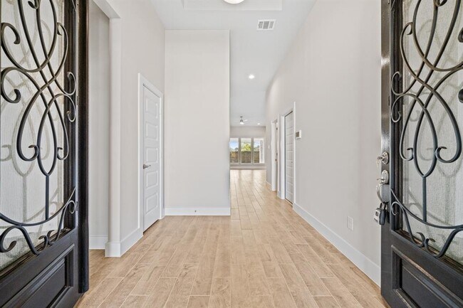 Foto del edificio - 1525 Sunrise Gables Dr