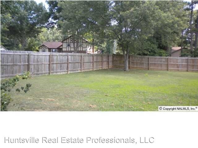 Foto del edificio - 3 br, 2 bath House - 2002 Tupelo Dr. SE