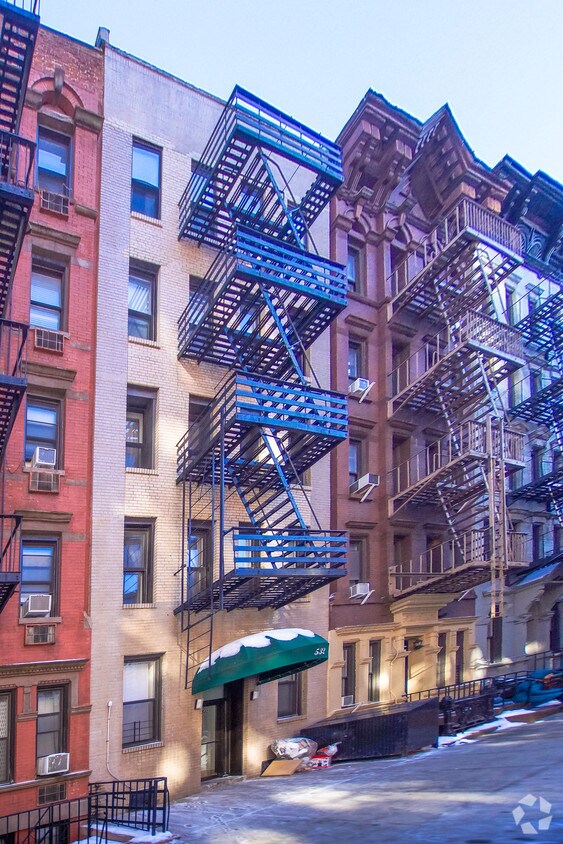 Foto del edificio - 532 E 83rd St