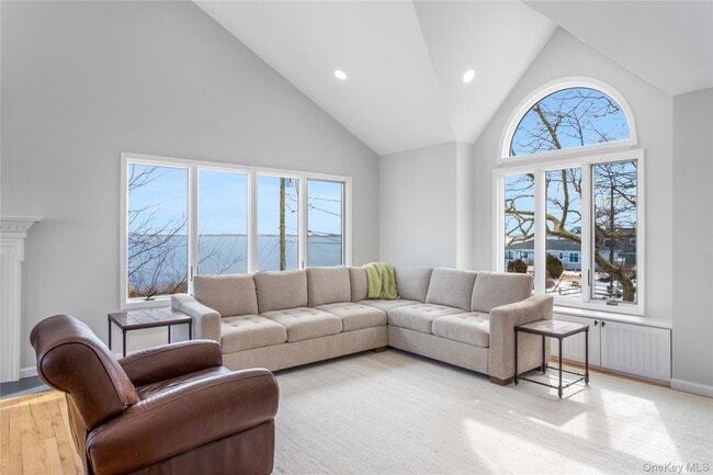 Foto del edificio - 2 Bayside Ave