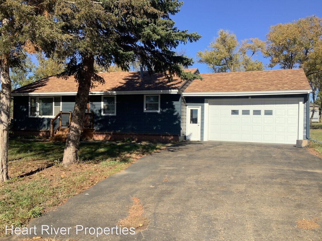 2332 8th St E, Dickinson, ND 58601 House Rental in Dickinson, ND