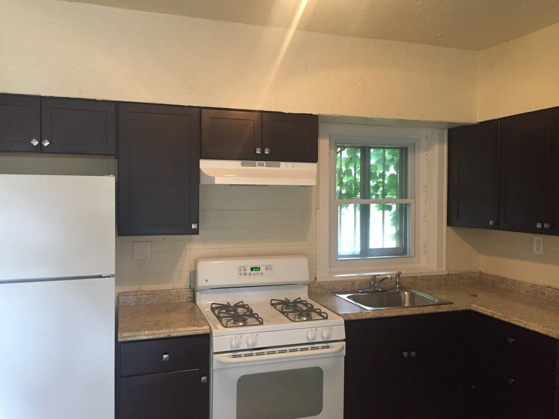 Building Photo - 815 E Locust St