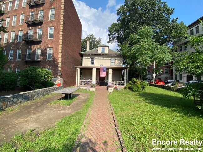 Foto del edificio - 1860 Commonwealth Ave