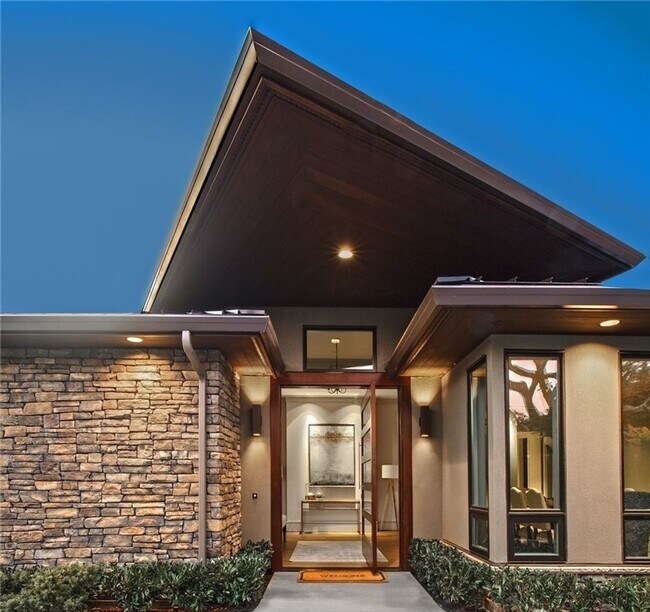 Foto del edificio - 6Bd/6.5Ba Clyde Hill House