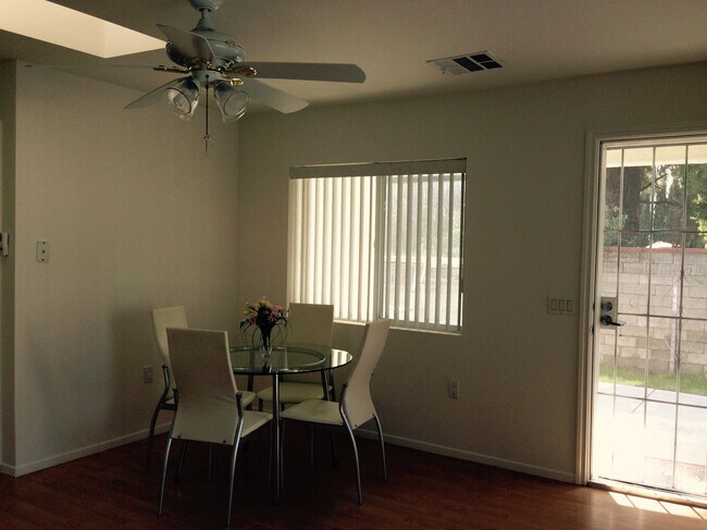 Foto del edificio - 3252 Community Ave