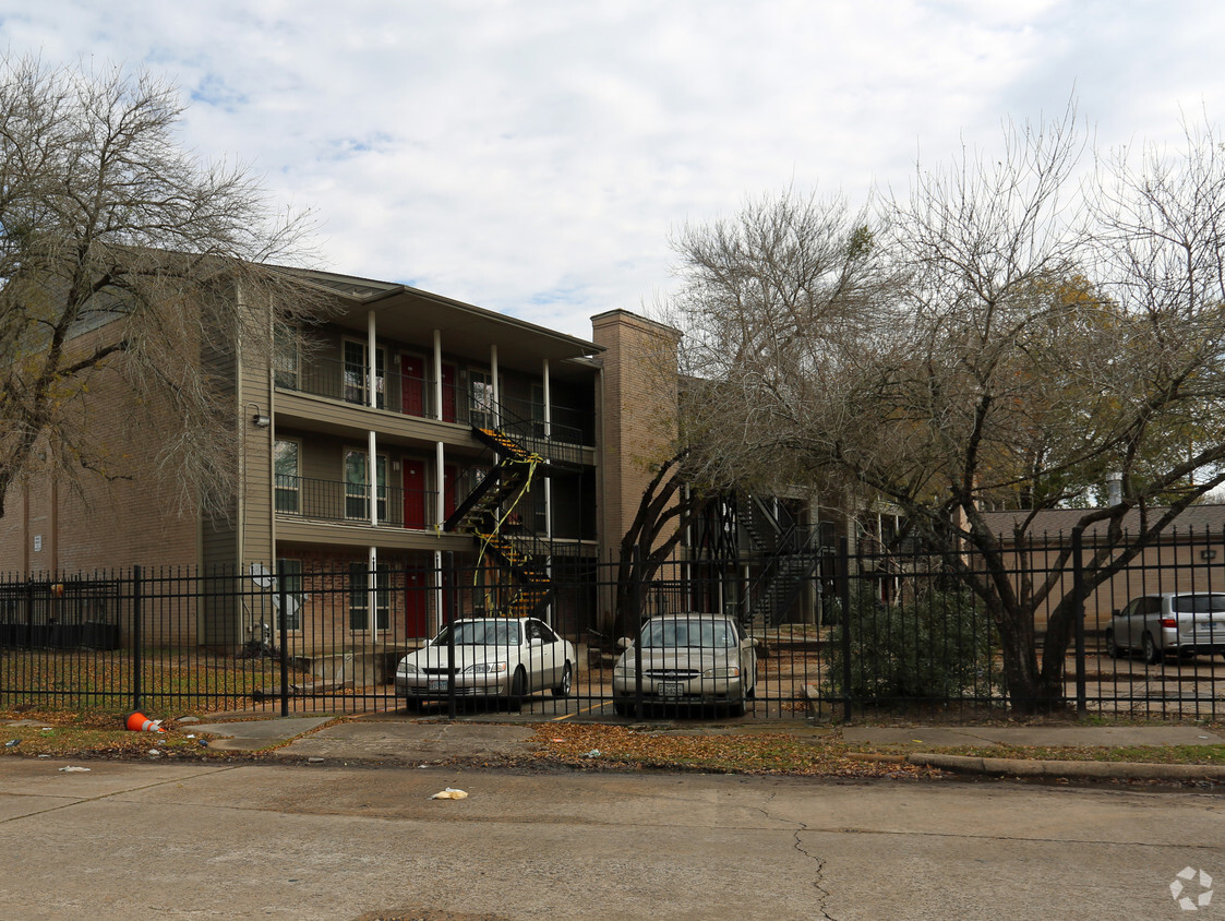 Foto del edificio - Coolwood Oaks