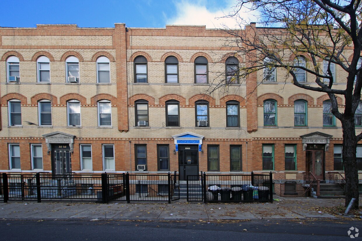 Building Photo - 32-50 48th St
