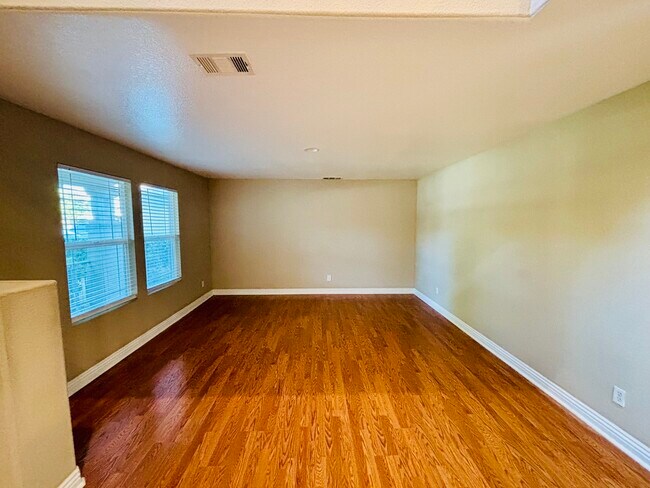 Building Photo - 2064 W Avenue K6