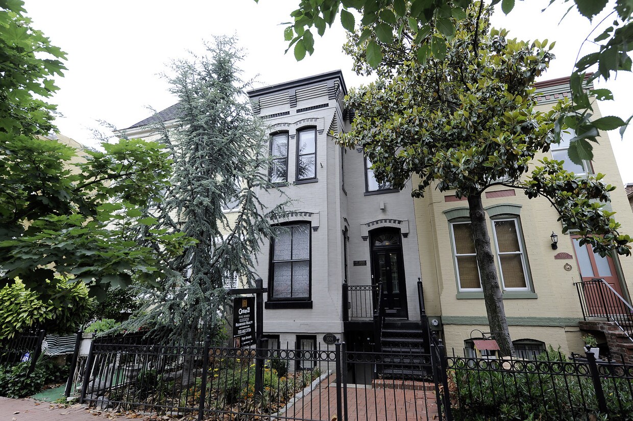1009 Constitution Ave NE, Washington, DC 20002 Apartments in