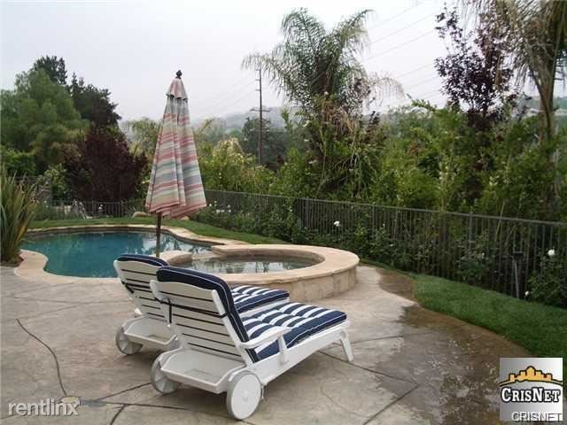 Building Photo - 4240 Old Topanga Canyon Rd